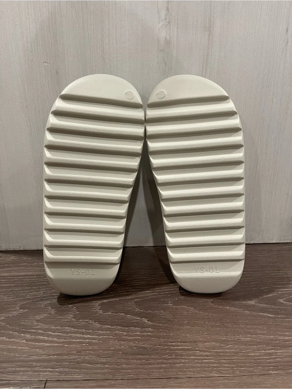 YZY YS-01 Cream Slides Men's Size 11